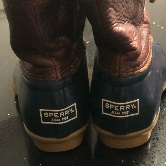 Sperry - Picture 2 of 3
